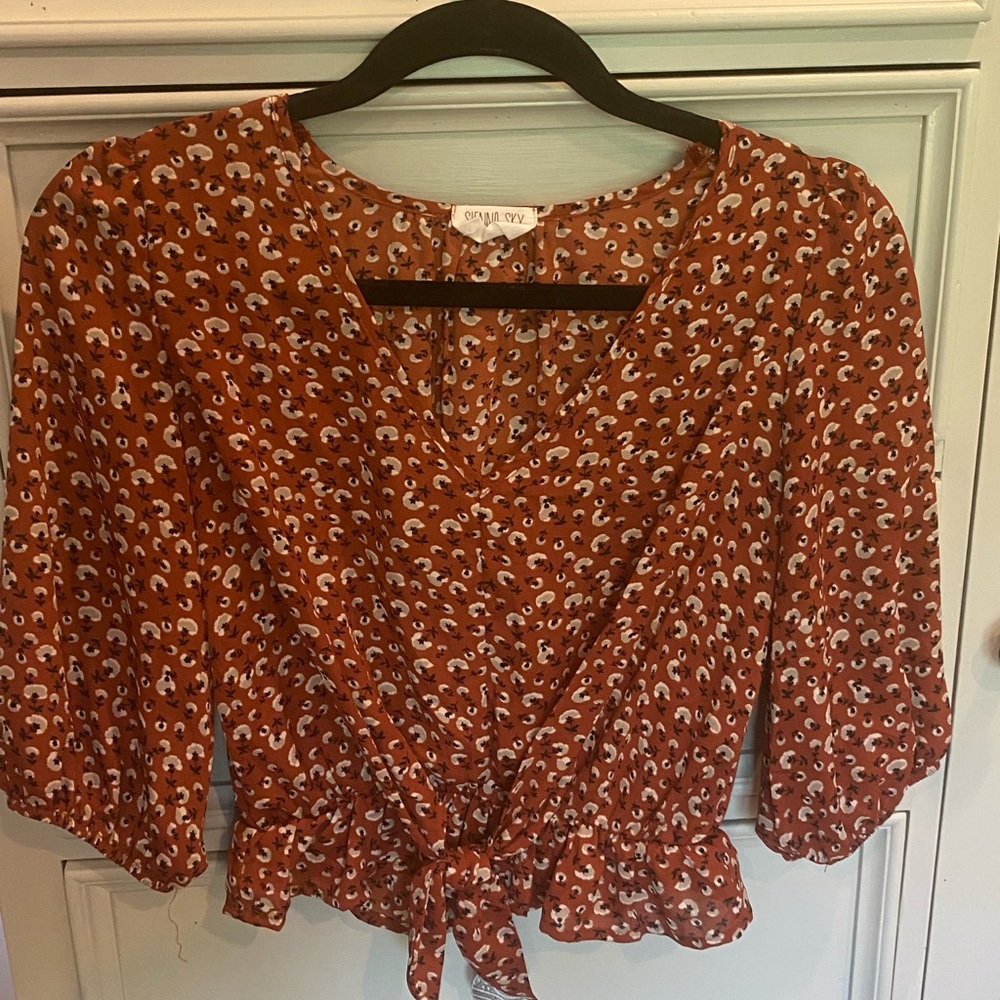 Cropped floral top